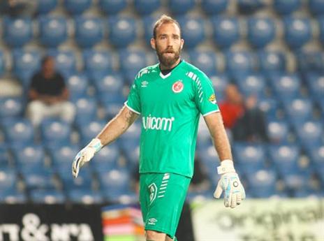 עמוס, כשיר למשחק בחיפה (אלן שיבר)