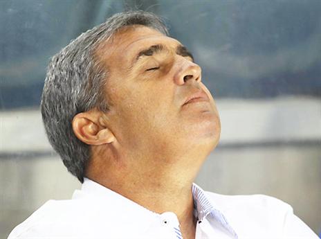 מצפה לו הרבה עבודה. אלי כהן (אלן שיבר)