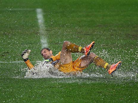 שוער סידני מתקלח (GETTYIMQAGES)