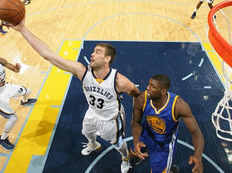 גאסול. החמיא לשחקני הספסל (getty)