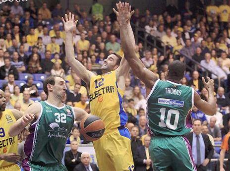 בסוף בהיכל קיבלו ניצחון (אלן שיבר)