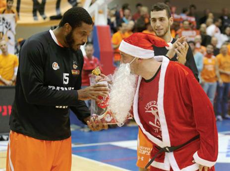 לא שכחו לאחל לזרים, חג מולד שמח (אלן שיבר)