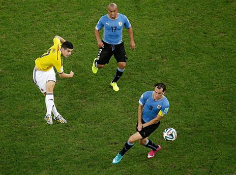 הכדור של חאמס יוצא מהרגל (getty)