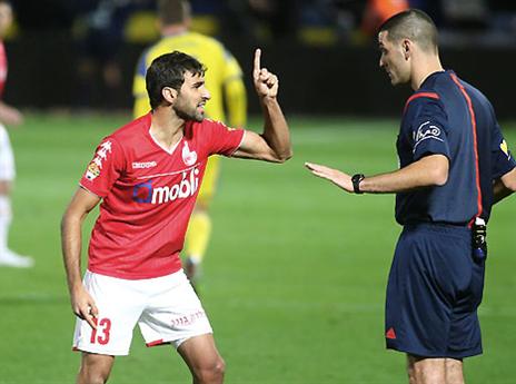 עד הפנדל, השופט עמד במוקד (אלן שיבר)