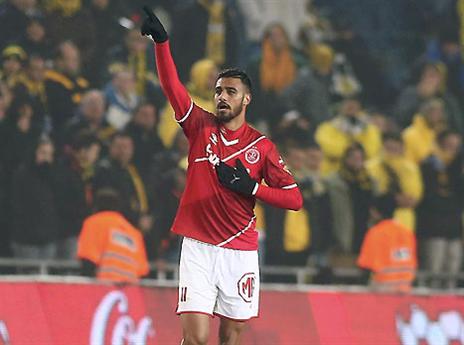 ספורי. דומב ביקש שיעלה בשער (אלן שיבר)