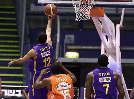 הרוש. עלה מהספסל (אלן שיבר)