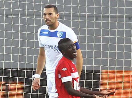 הפך למנהיג אמיתי, שצועק על חבריו ומכוון