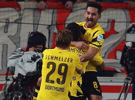 דורטמונד ממשיכה לנצח. גונדואן וחבריו (gettyimages)