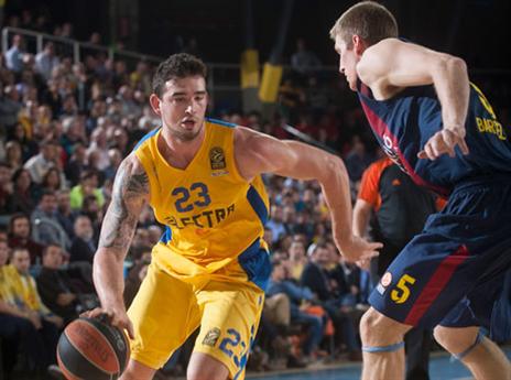 לא רגיל לראות הגנה כזו בארץ. אלכסנדר (GETTYIMAGES)