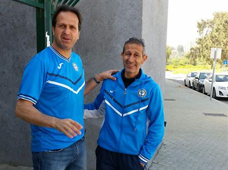 יש מאמן, אבל אין שחקנים