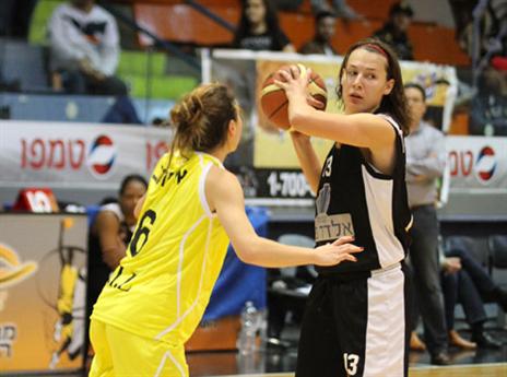 חולמ על הנבחרת. אברמזון (אלונה חליוא)