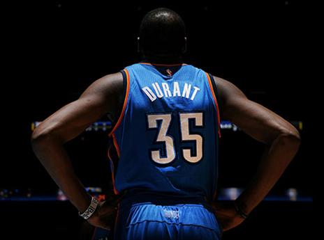 אף שחק אחר ב-OKC לא ילבש את הספרה 35 (getty)