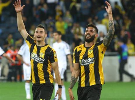 ממן (מימין). מבוקש במכבי פ"ת