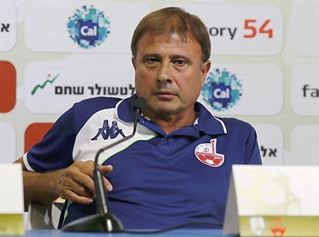 רוצה לעזוב עם גביע (צילום: אלן שיבר)