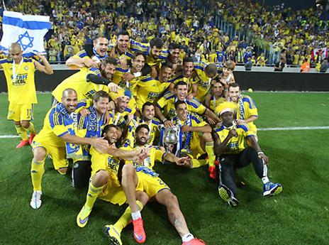 מכבי ת"א היא מחזיקת גביע המדינה לעונת 2014/15 (אלן שיבר)