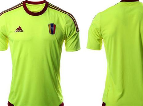 אך התלבושת הנוספת שלה תהיה זוהרת מאי פעם