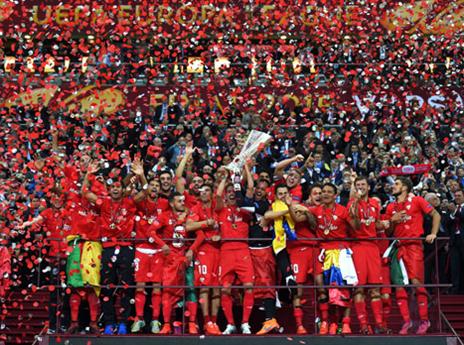 שיאנית הזכיות עם 4 (getty)