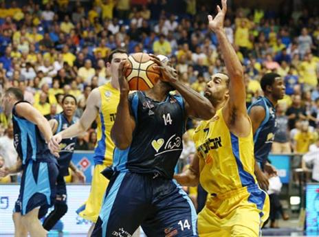 מועמד לתואר שחקן העונה. יוטר (אלן שיבר)