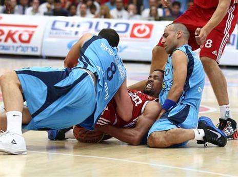 למרות מלחמה על הפרקט (דני מרון)