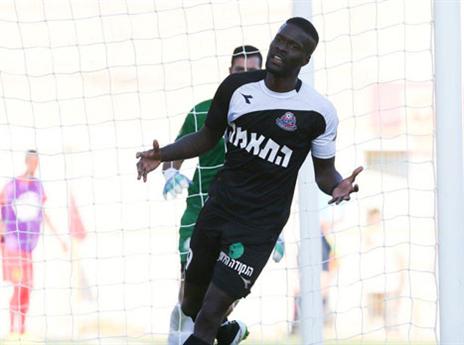 ממשיך באדום. ריקטס (עודד קרני)