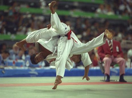 היוונים באים להתאמן עם אגדה. סמדג'ה בשיאו, ברצלונה 1992 (gettyimages)