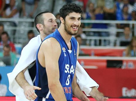 אליהו. "עובדים קשה מאוד" (אלן שיבר, צרפת)