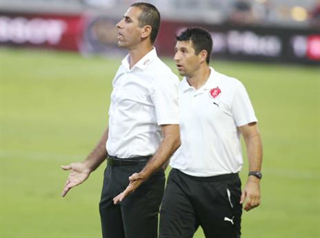 לא חושב על הדרבי. באדיר (אלן שיבר)