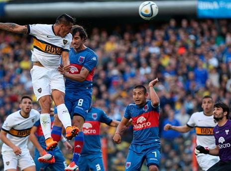 מונסון כובש את שער האליפות (Getty)