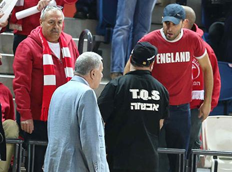 אחד המאבטחים בדרייב אין (אלן שיבר)