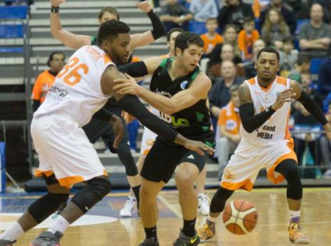 מונרו המשיך להוביל את הכתומים (אתר רשמי, ראשל"צ)