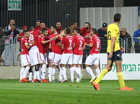 שהר חוגג עם החברים (לירון מולדובן)