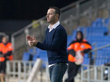 נראה שהוא ימשיך לאמן. צרפתי