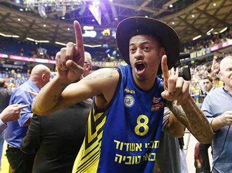 חגיגות של הצהובים בסיום (אלן שיבר)