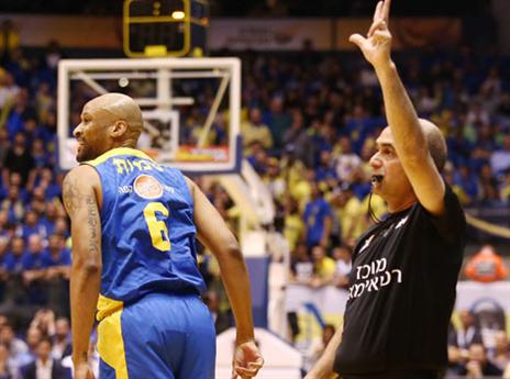 סמית' תופר עוד שלשה (אלן שיבר)