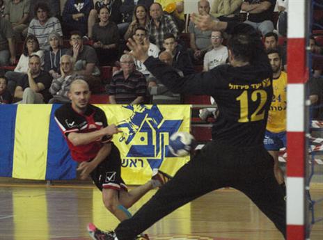 ביטון בדרך לעוד כיבוש (תום לי סוויסה)
