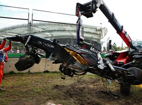 זה מה שנשאר מהמכונית של אלונסו (GETTY)