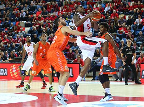 האדומים בדרך לעוד התעופפות (לירון מולדובן)