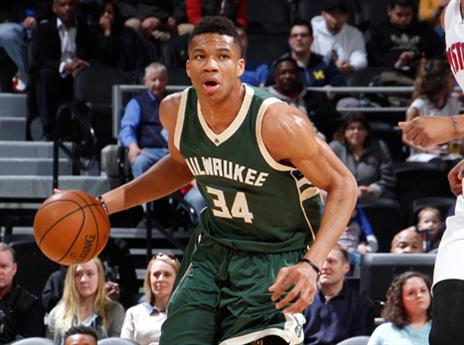 אנטטוקומפו. מג'יק ג'ונסון עוקב בעניין (getty)