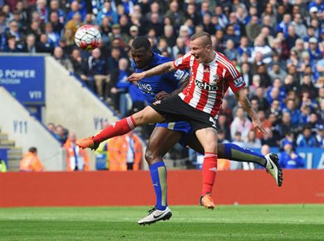 הכדור של מורגן בדרך למסגרת (Getty)