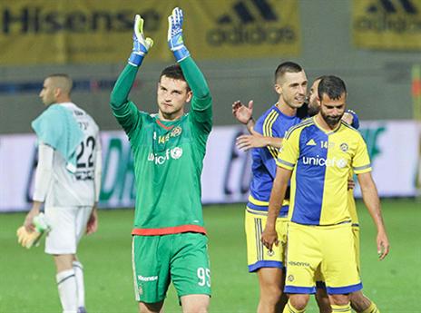 אף אחד כבר לא צוחק. ראיקוביץ' (דני מרון)