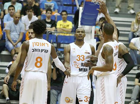 לא הצליחו לחזור בפעם השניה. שחקני ראשל"צ (אלן שיבר)