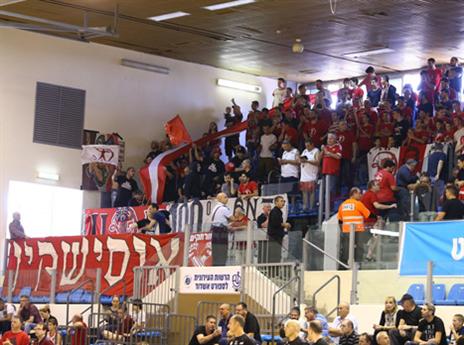 אוהדי הפועל ת"א שהדרימו בצהרי שישי לאשדוד