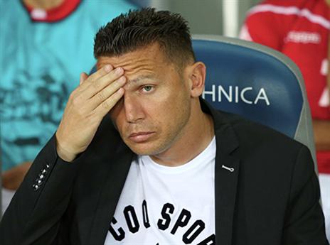 בכר. יש לו כאב ראש (אלן שיבר)