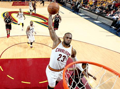 כמעט ולא החטיא. לברון (Getty)