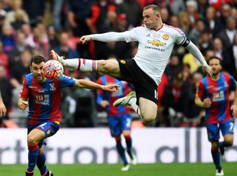 רוני נאבק על הכדור (gettyimages)