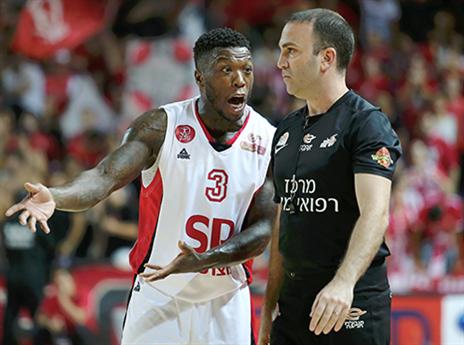 רובינסון בפוזה מוכרת (אלן שיבר)