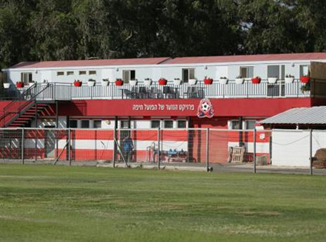 מתחם האימונים. עד תחילת האימונים זה ייפתר? (רמי כהן שמאלי)