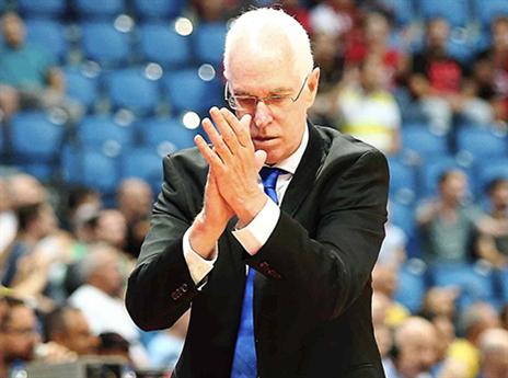 צריך להצדיע לשיבק (אלן שיבר)