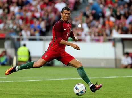 מה דעתכם על הצוות המסייע של רונאלדו?