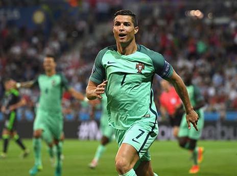 והרגל עוד נטויה (getty)